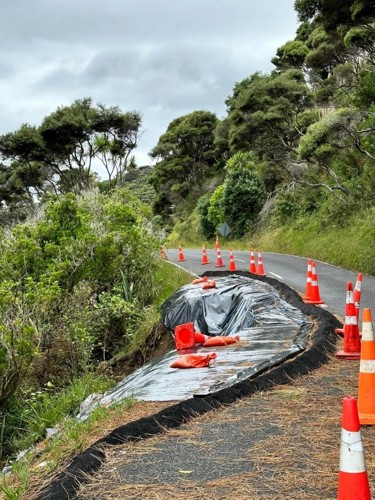 Photo showing how polythene sheeting is used over slips