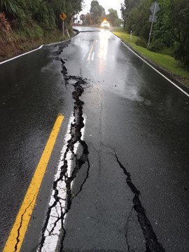 Image showing subsidence on Scenic Drive, Waiatarua